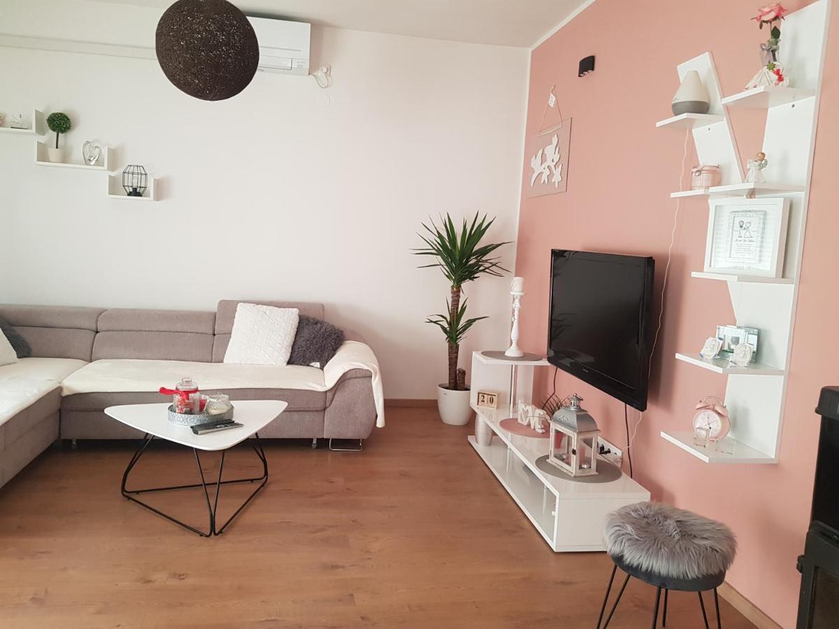 Apartmani Milutin Brodarica  Exterior foto