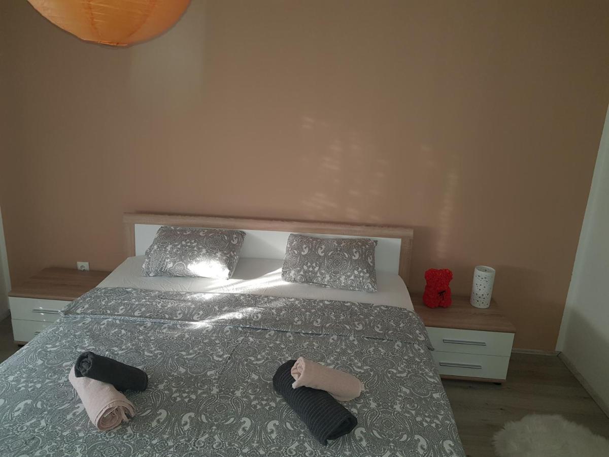 Apartmani Milutin Brodarica  Exterior foto